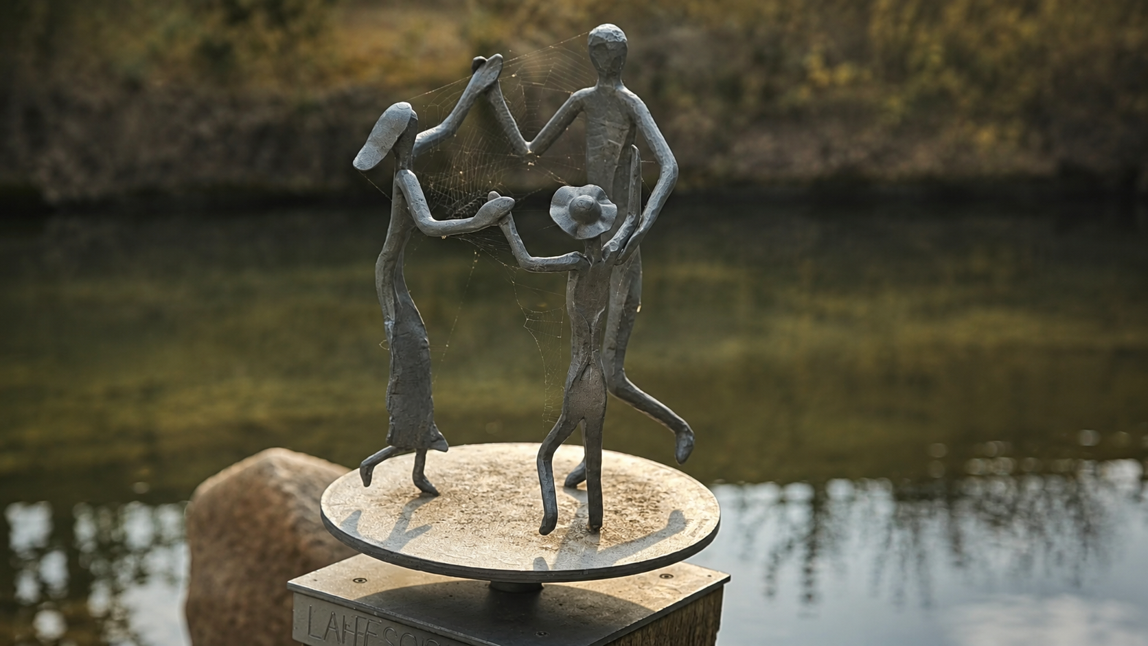 Skulptur tanzender Figuren